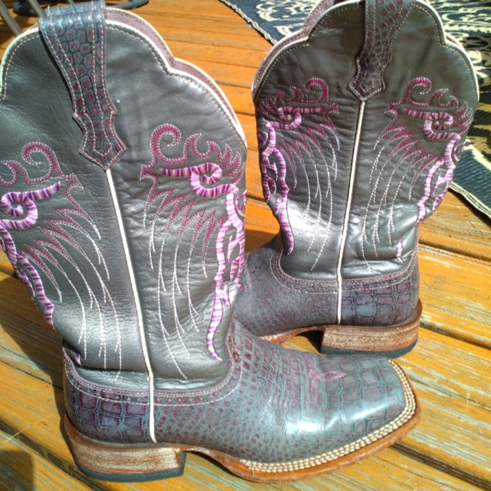 Leather Ariat boots